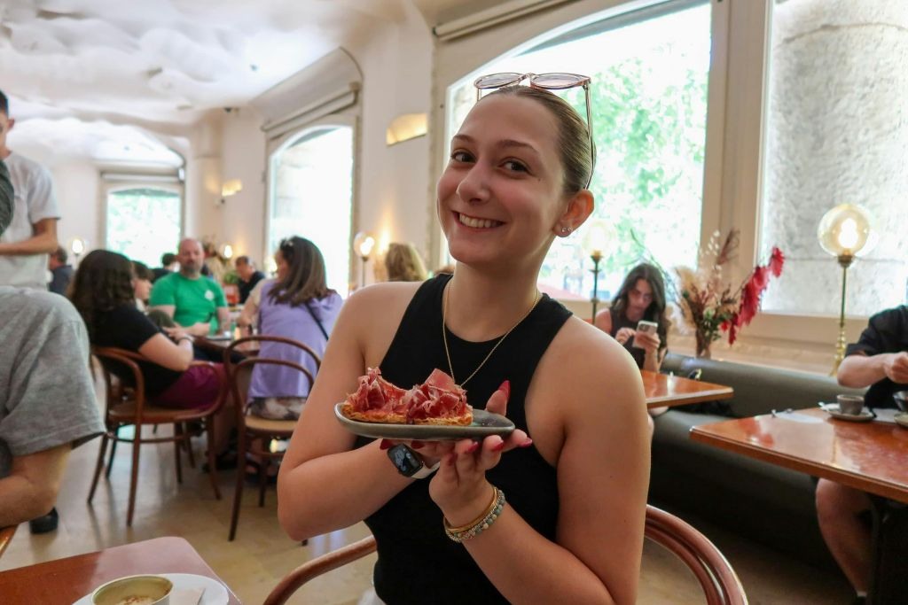 Barcelona: Small-Group Eixample Food & Tapas Tour by Chefs