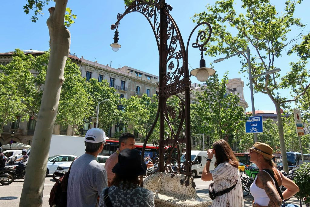 Barcelona: Small-Group Eixample Food & Tapas Tour by Chefs