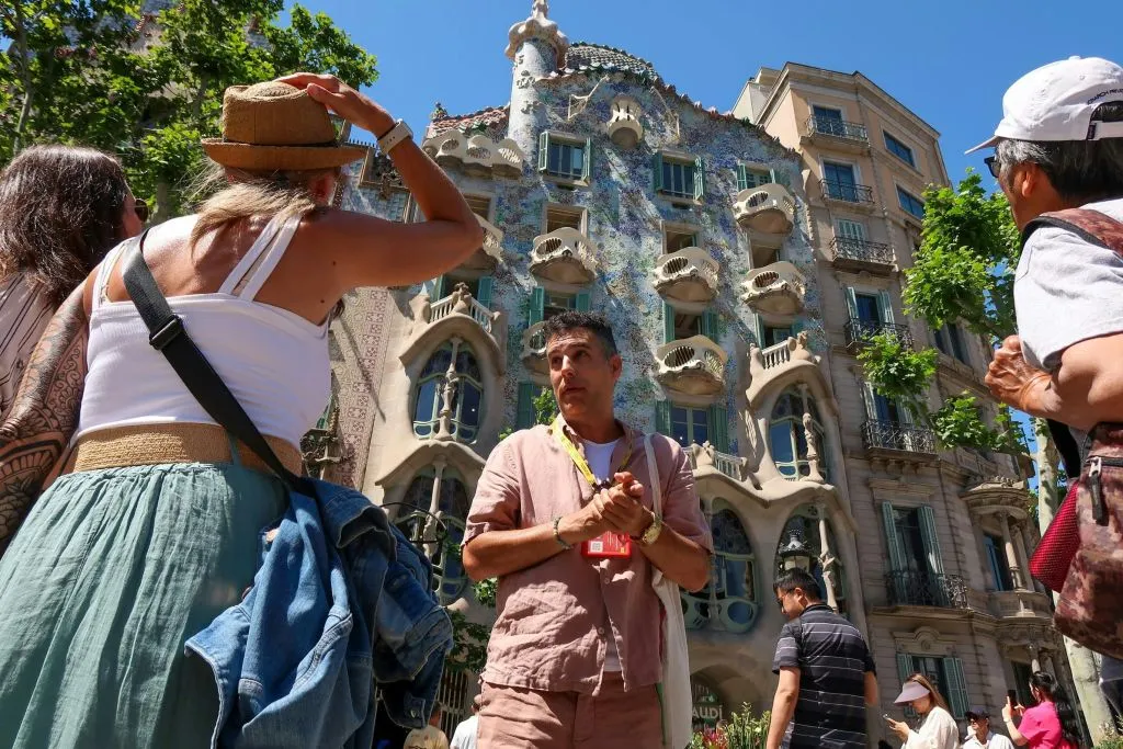 Barcelona: Small-Group Eixample Food & Tapas Tour by Chefs