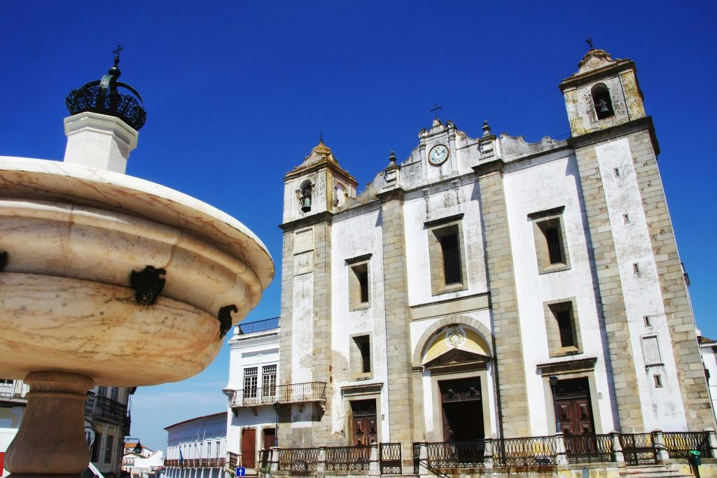 Évora: Visita guiada à cidade + degustação de vinhos