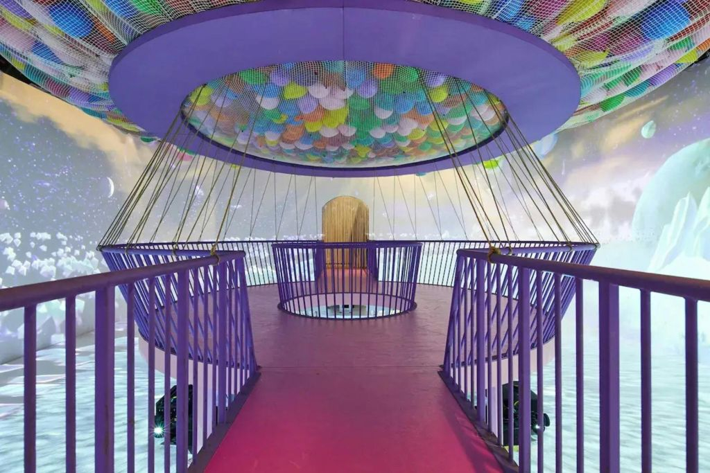 Barcelona: Bubble Planet Entry Ticket