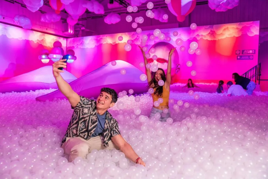 Barcelona: Bubble Planet Entry Ticket