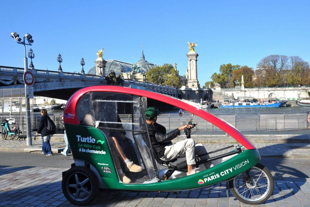 Paris: Private Rickshaw Tour