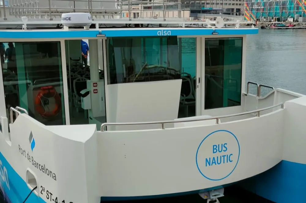 Nautical Bus with Barceloneta Port Memories Game + Exclusive Reward