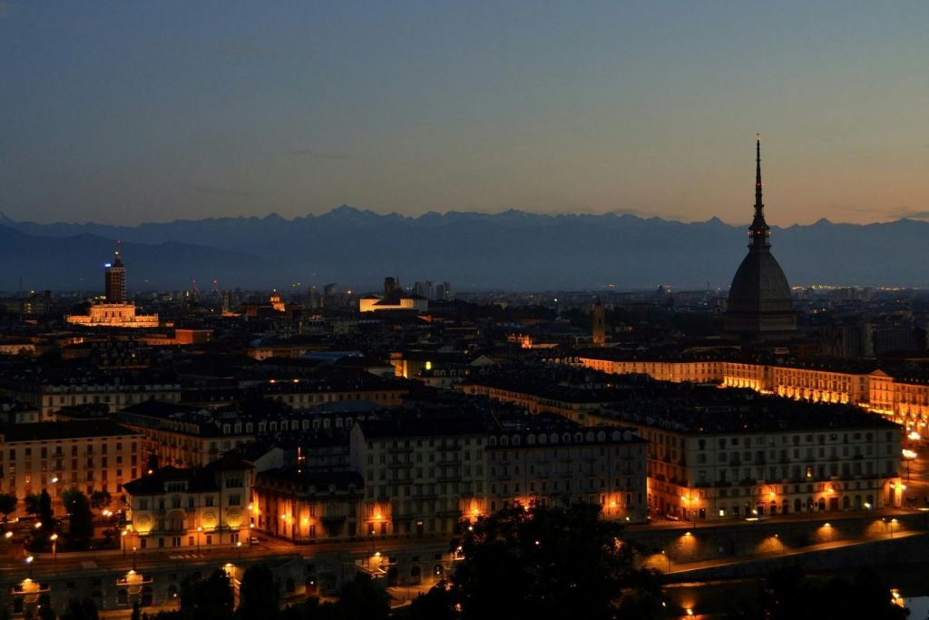 Torino: tour guidato serale a piedi