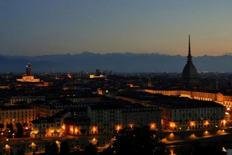 Torino: tour guidato serale a piedi