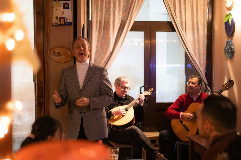 Lisbon: Fado Show with Portuguese Appetizers
