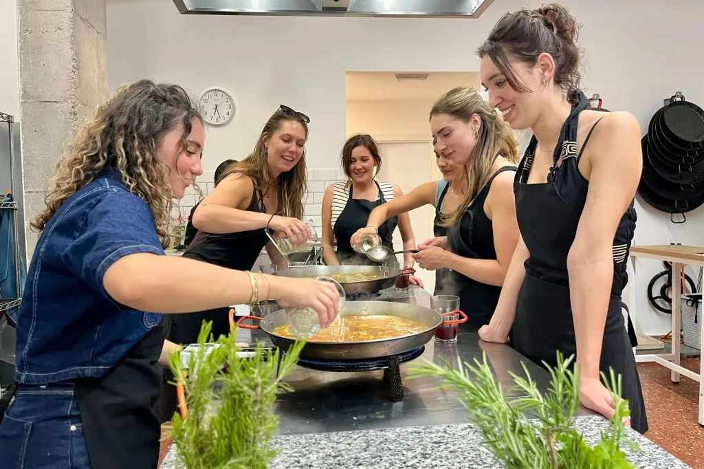 Valencia: Paella, Tapas & Sangria Cooking Class