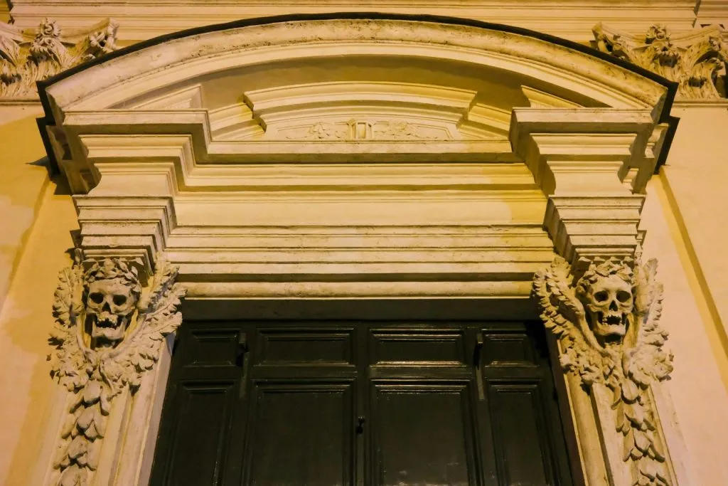 Rome: Ghosts & Legends Guided Walking Tour