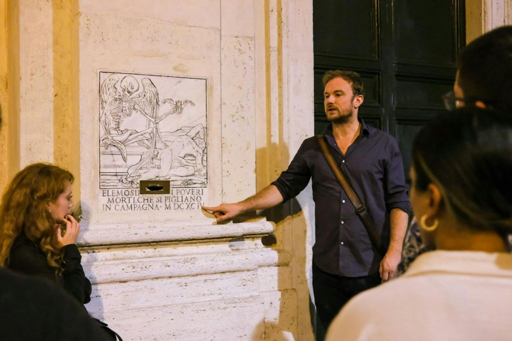 Rome: Ghosts & Legends Guided Walking Tour