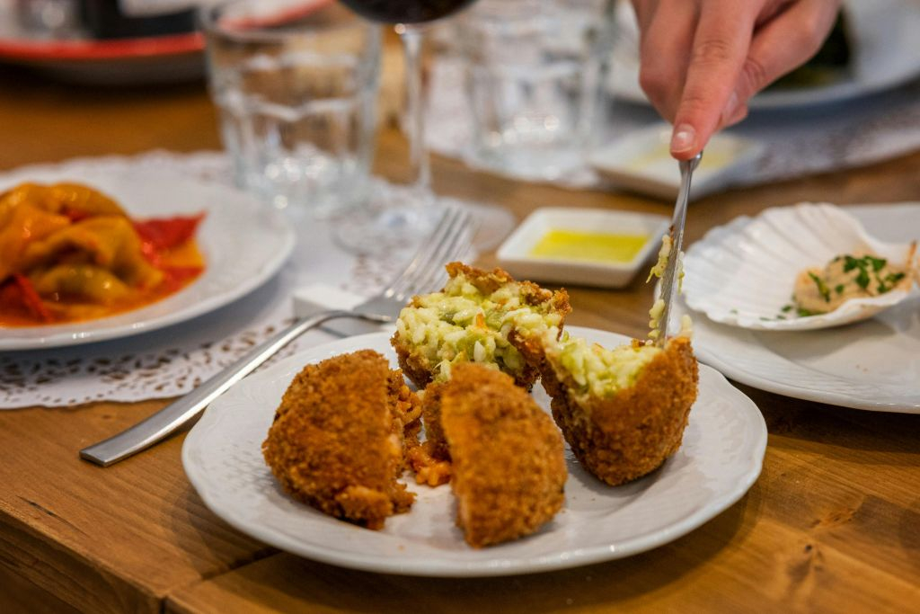 Rome: Small-Group Guided Food & Wine Tour