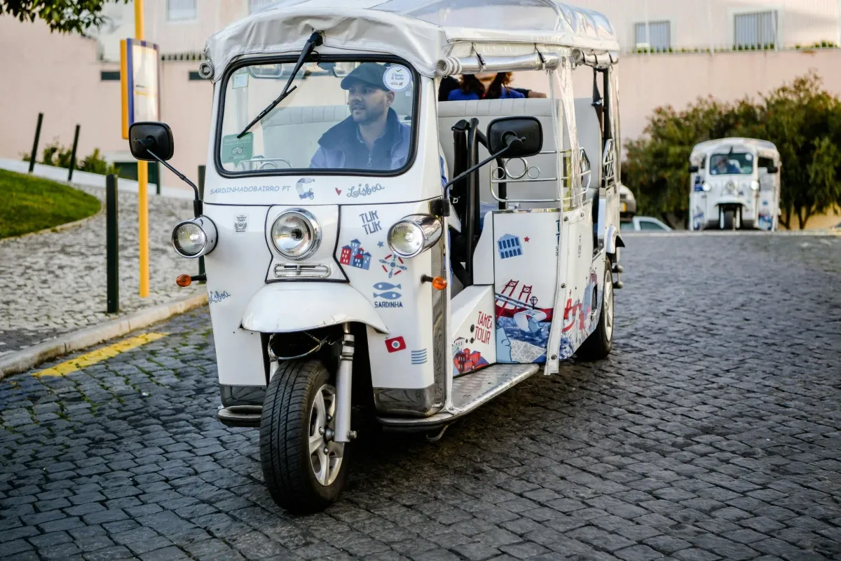 Lisbon: 1-Hr Guided Eco Tuk Tuk Tour