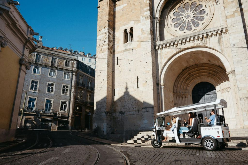 Lisbon: 1-Hr Guided Eco Tuk Tuk Tour