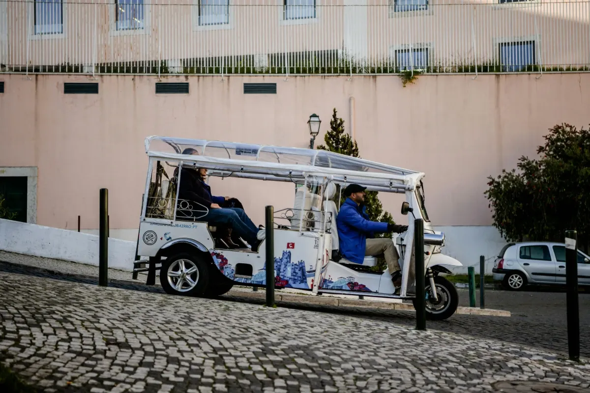 Lisbon: 1-Hr Guided Eco Tuk Tuk Tour