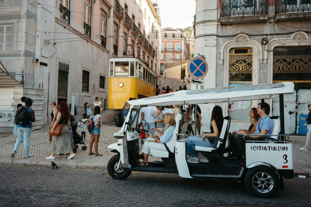 Lisbon: 1-Hr Guided Eco Tuk Tuk Tour