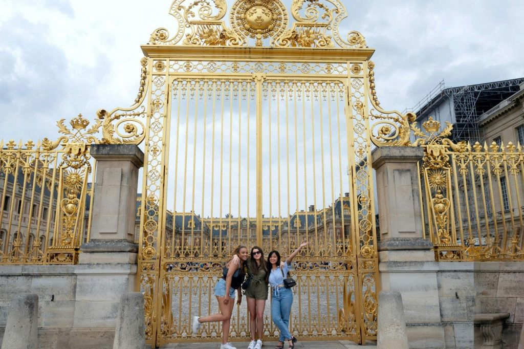 Palácio de Versalhes: Ingresso sem filas + visita guiada + transporte de Paris