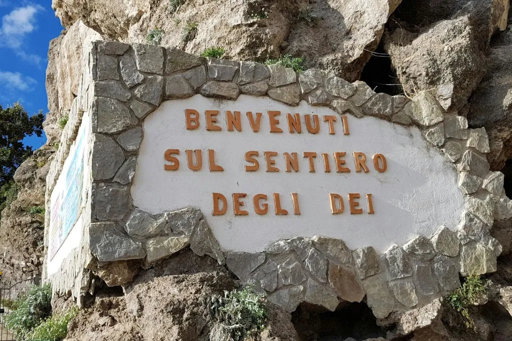Path of the Gods: Guided Hiking Tour + Roundtrip Transport from Sorrento