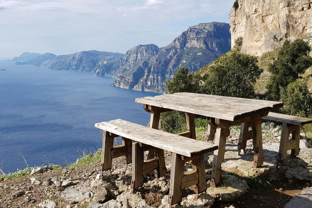 Path of the Gods: Guided Hiking Tour + Roundtrip Transport from Sorrento