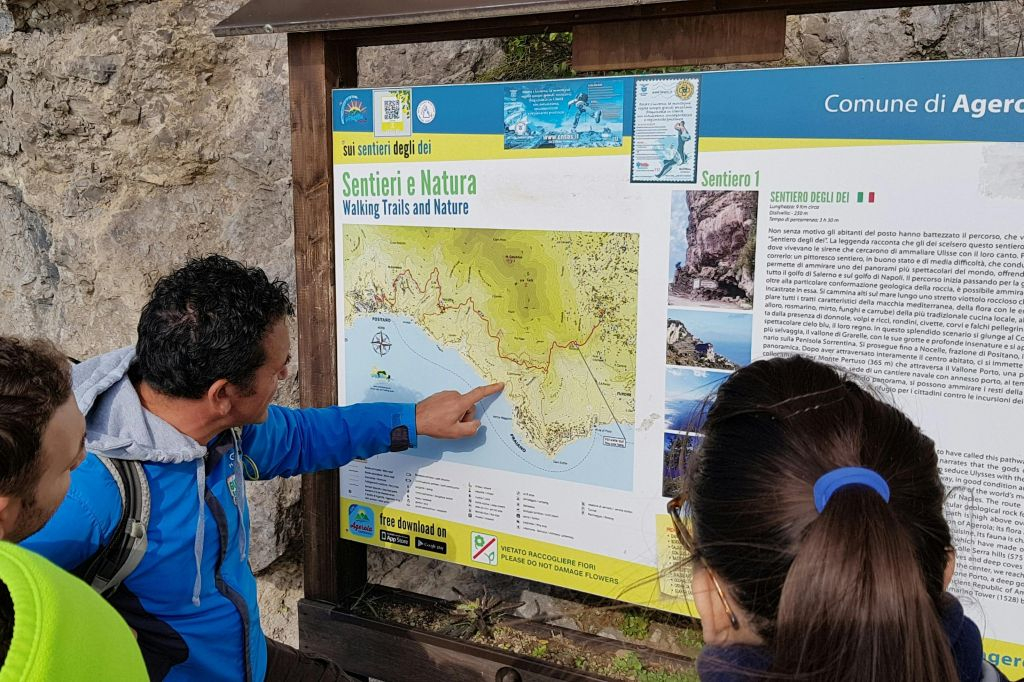 Path of the Gods: Guided Hiking Tour + Roundtrip Transport from Sorrento