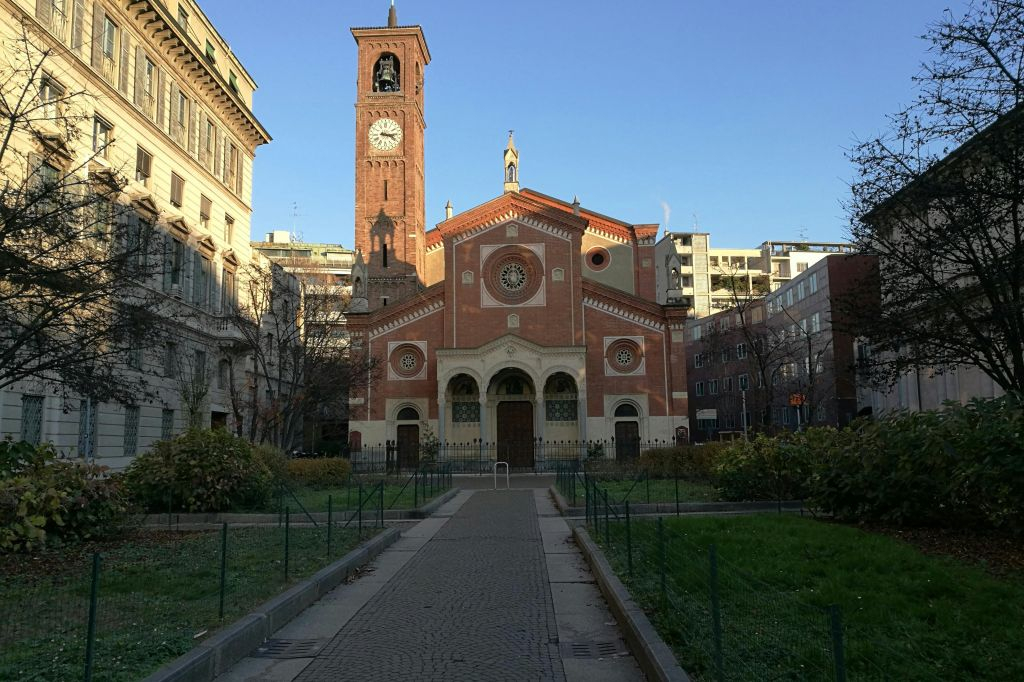 Milano: Tour notturno a piedi per piccoli gruppi