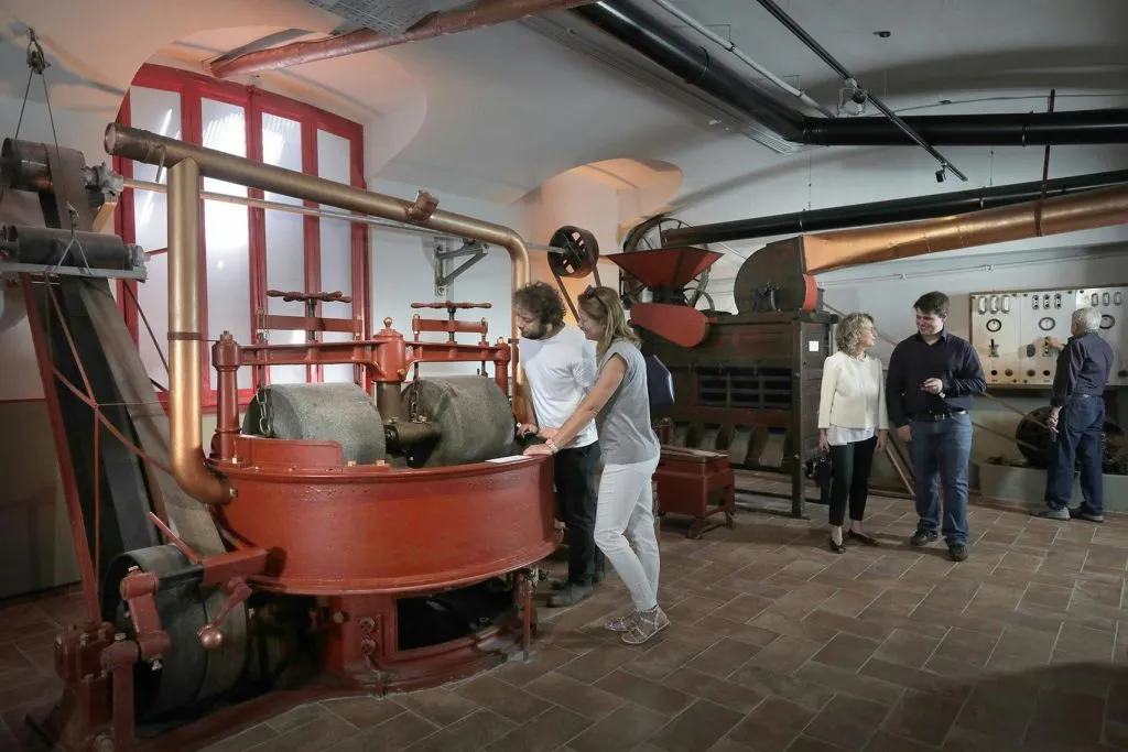 Turin: Choco-Story Tour + Audio Guide + Chocolate Tasting