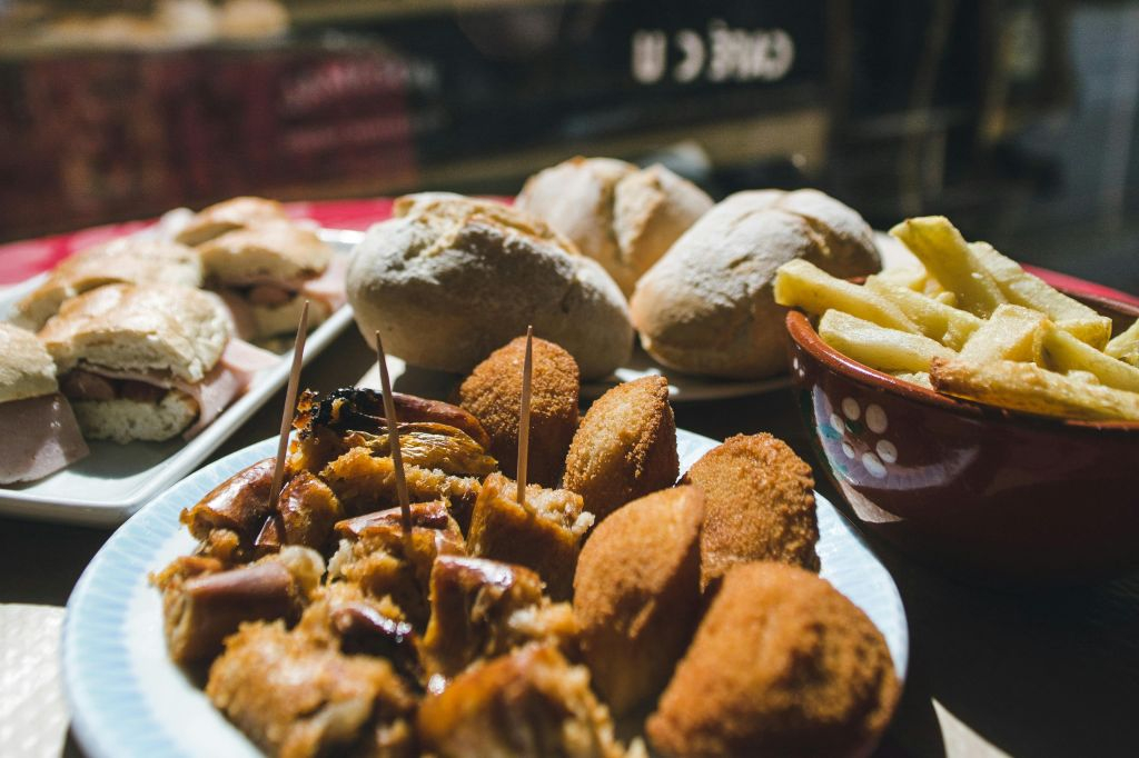 Lisbon Snacks & Wine Tour
