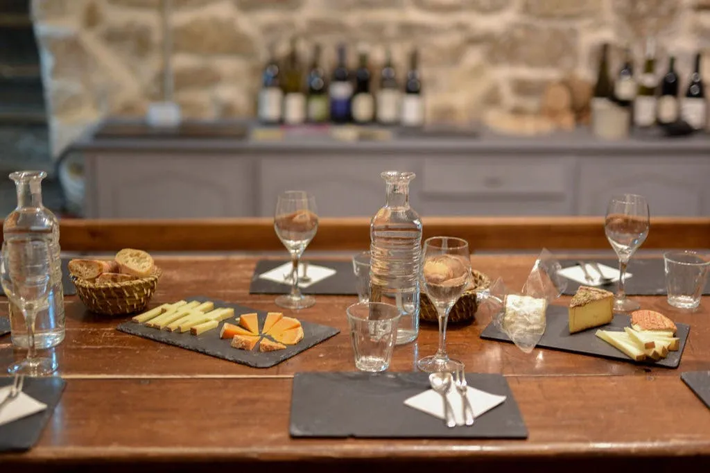 Afternoon Cheese and Wine Tasting in a Paris Cheese Cellar
