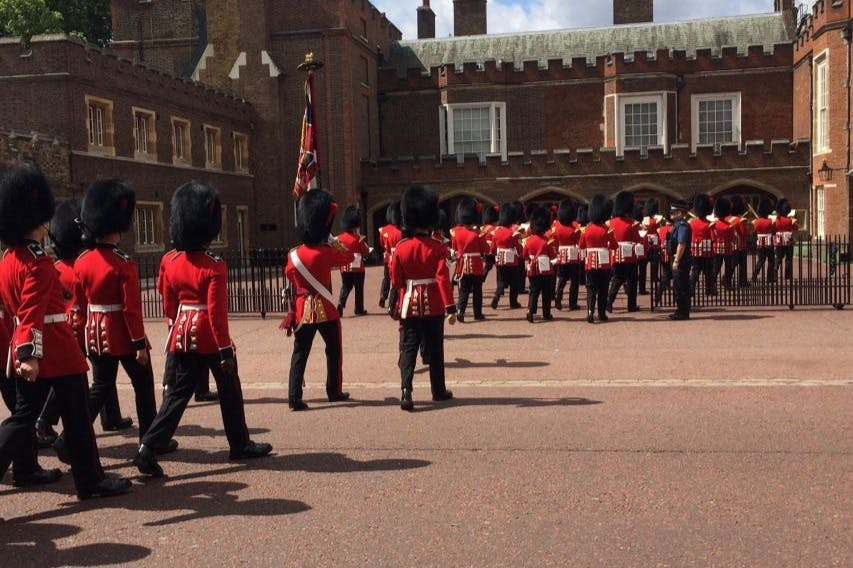 London: Walking Tour + Changing of the Guard at Buckingham Palace
