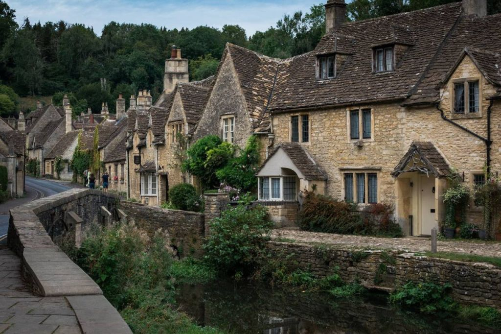 Cotswolds: Guided Tour + Roundtrip Transfer from London