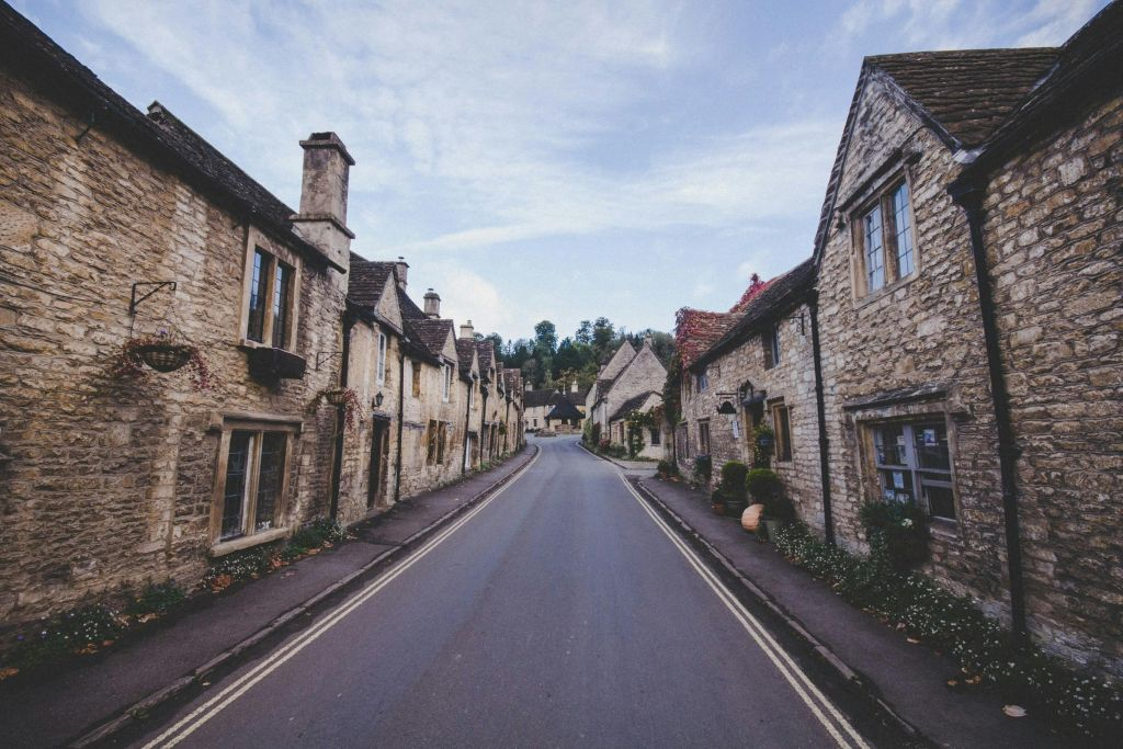 Cotswolds: Guided Tour + Roundtrip Transfer from London