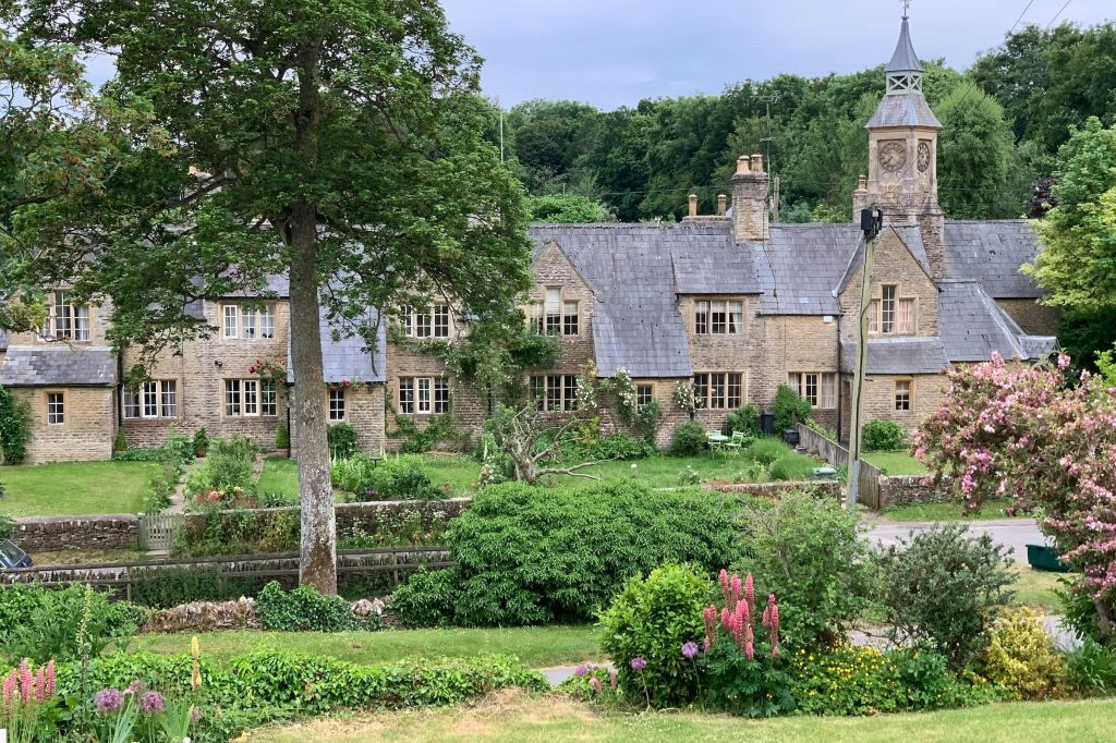 Cotswolds: Guided Tour + Roundtrip Transfer from London