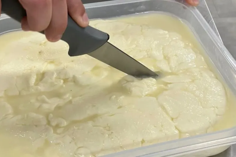 Paris Cheesemaking Workshop Including Wine and Cheese Tasting with an Expert