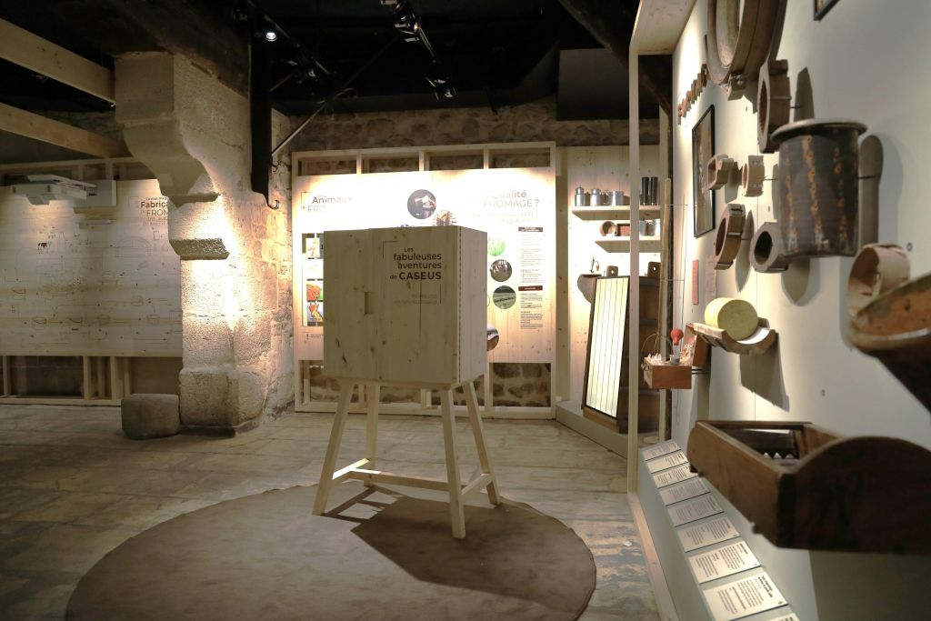 New! Visit of the Cheese Museum in Paris - Live Cheesemaking and Cheese Tasting