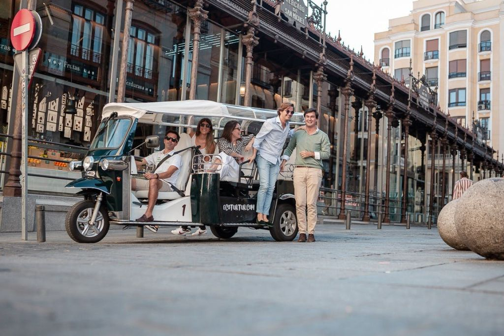 Madrid: tour di 4 ore in tuk tuk elettrico