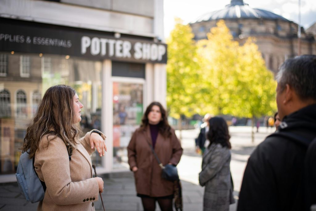 Edimburgo: Visita guiada a pie de Harry Potter + Cata de whisky