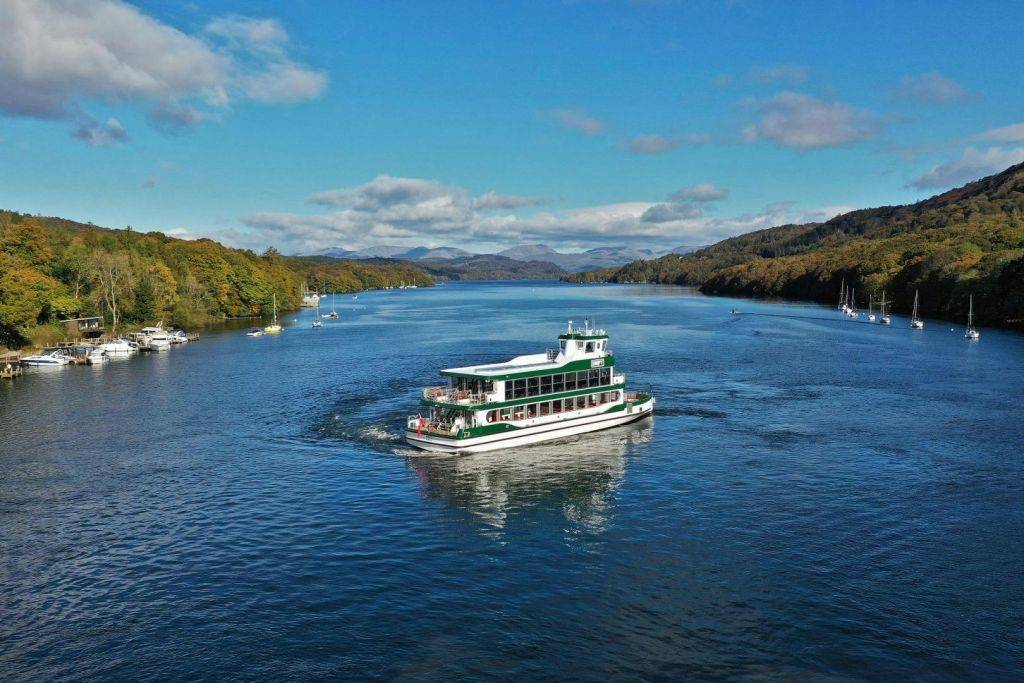 Lake District: Day Trip + Cruise from London with Cream Tea