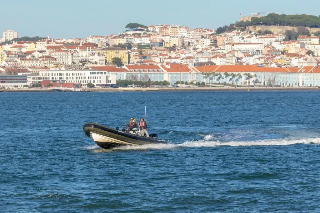 Lisbon: Sunset Speedboat Tour