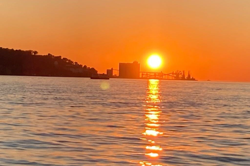 Lisbon: Sunset Speedboat Tour