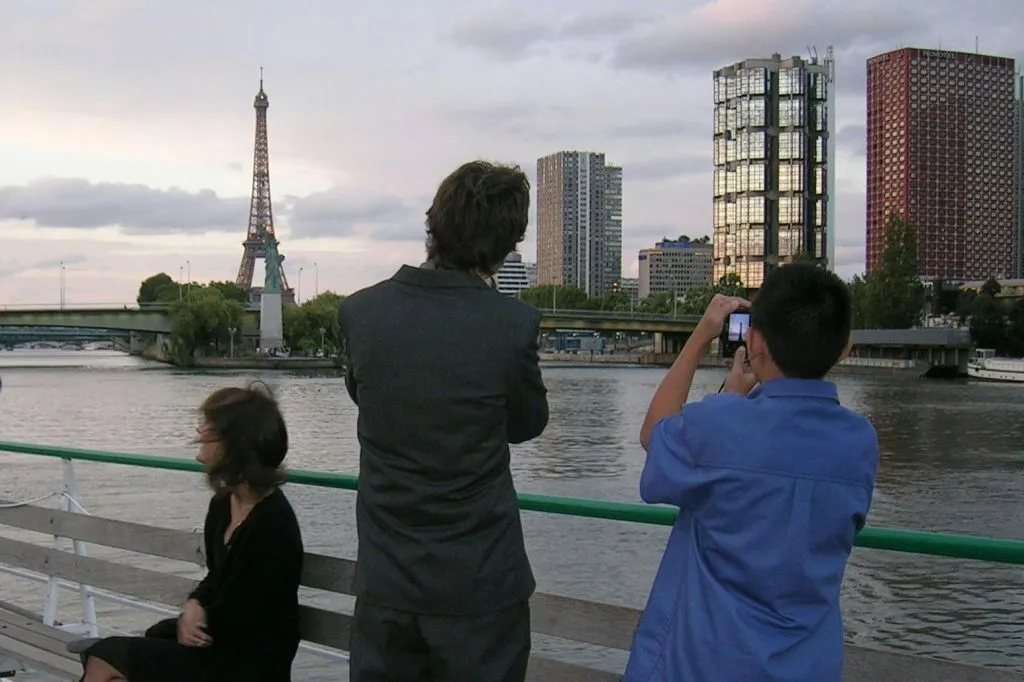 Paris: Seine River Happy Hour Cruise