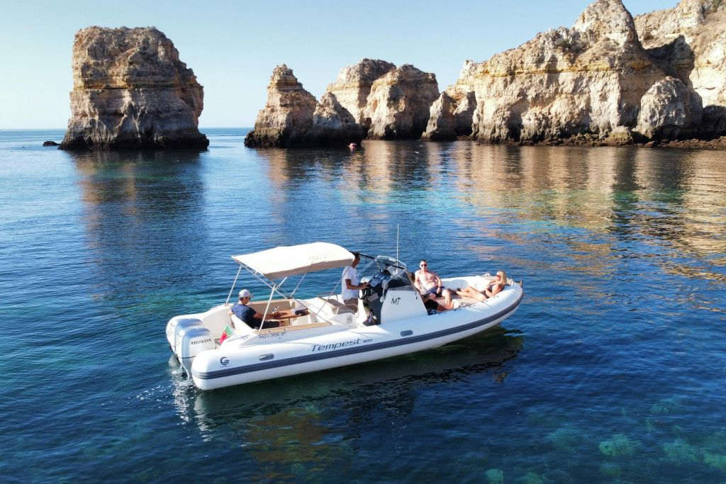 Ponta da Piedade and Lagos Coast: 2-Hour Private Boat Tour