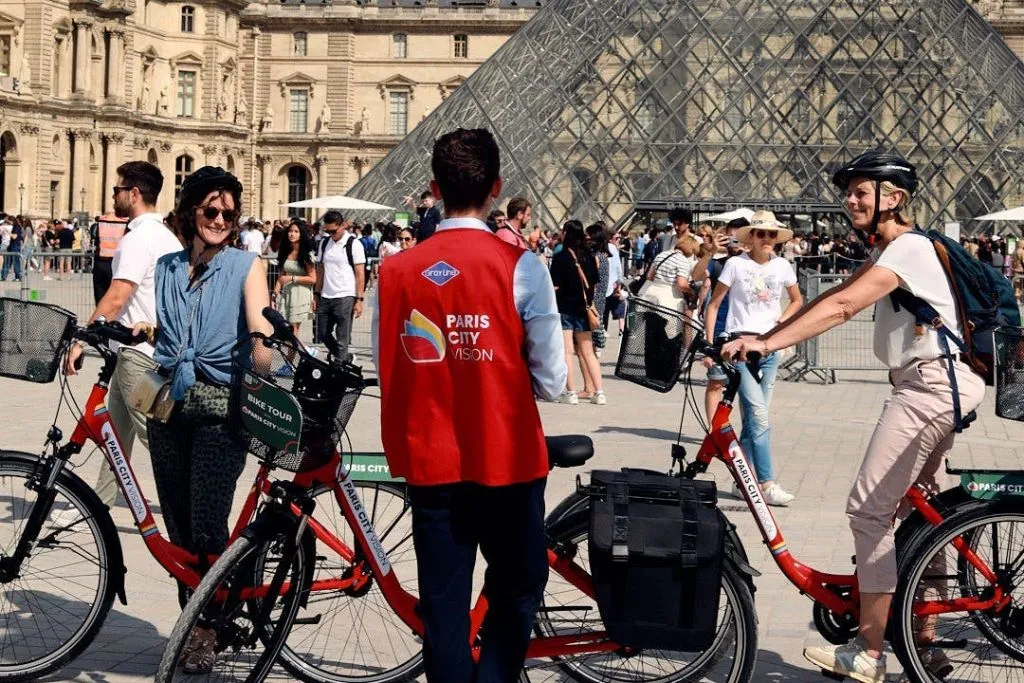 Paris: Guided Bike Tour