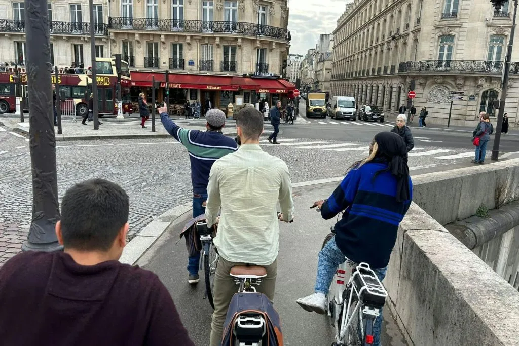 Paris: Guided Bike Tour