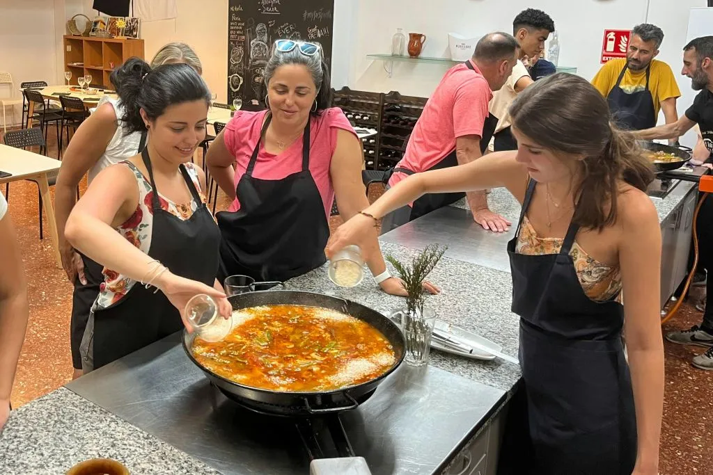 Valencia: Paella Cooking Class, Tapas, Sangria & Ruzafa Market Visit