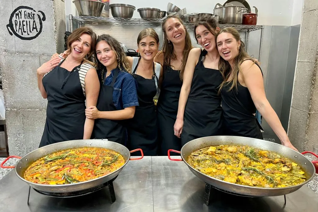 Valencia: Paella Cooking Class, Tapas, Sangria & Ruzafa Market Visit