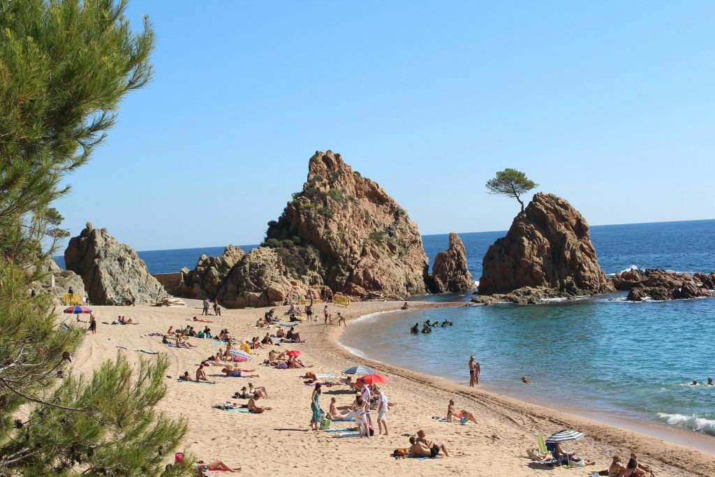 Costa Brava: Guided Tour from Barcelona