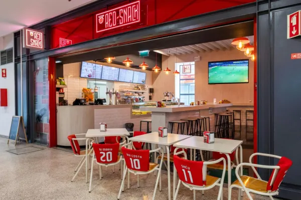 Estádio da Luz e Museu do Benfica: Bilhete de entrada + lanche + oferta de cachecol