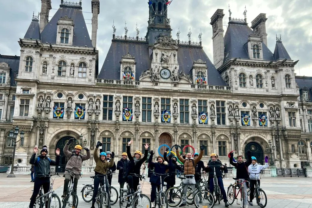 Paris City Center: Private Bike Tour Highlights