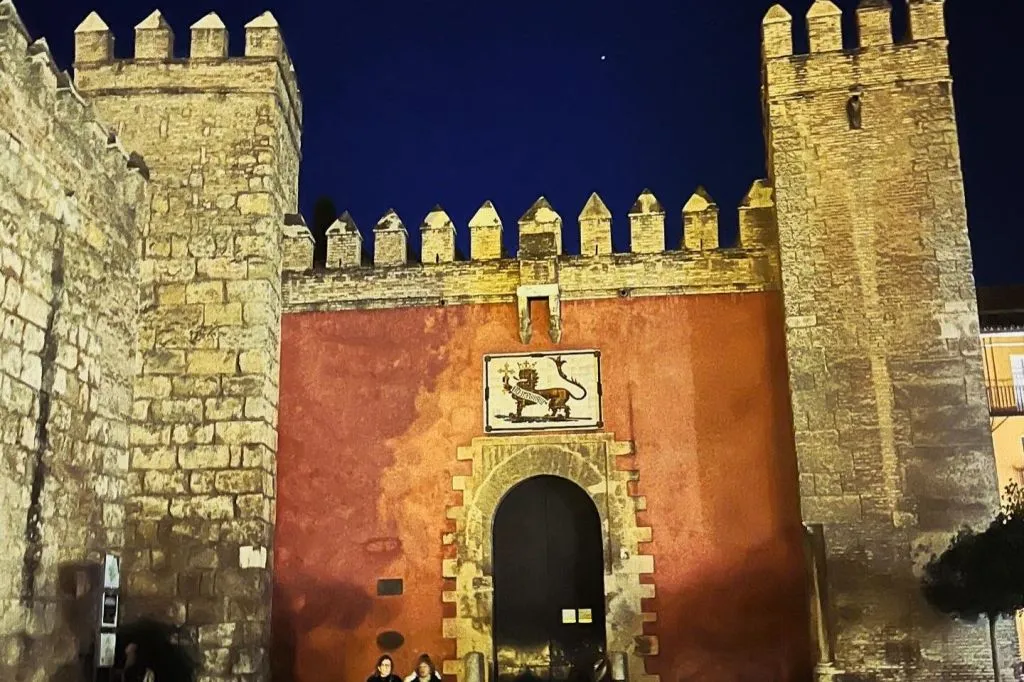 Private Visit to the Royal Alcazar of Seville (Tickets Included)
