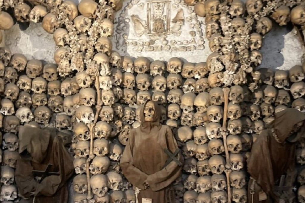 Capuchin Crypt & Roman Catacombs: Guided Tour + Transfer