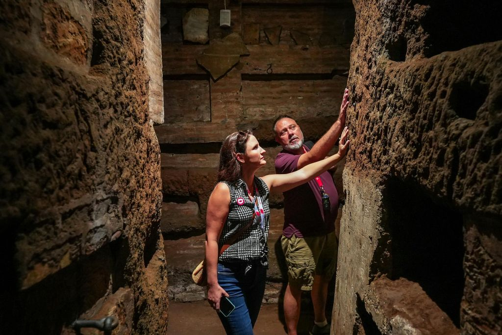 Cripta dei Cappuccini e Catacombe Romane: Tour guidato + trasferimento